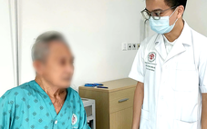 Nguy kịch sau khi tự nặn mủ ở ngón chân