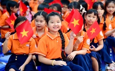 Sáng nay, thầy trò cả nước đón lễ khai giảng đặc biệt