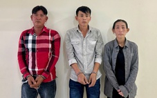 Giúp khổ chủ chở gạo về nhà rồi lấy trộm hết vàng