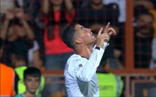 Ronaldo gửi bàn thắng lên thiên đường cho Diogo Jota, sau khi lập cú đúp ở vòng loại World Cup 2026