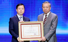 Tổng Bí thư Tô Lâm trao Huân chương Lao động hạng nhất cho VTV