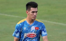Tuyển Việt Nam thắng sát nút CLB Công An Hà Nội