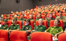 Xúc động 600 cựu chiến binh Vĩnh Thuỷ được mời xem Mưa đỏ