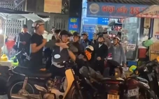 Lan truyền clip nhóm nam thanh niên 10 người đánh tới tấp đôi nam nữ ở phường Tân Sơn