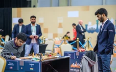 Vua cờ Gukesh bị đánh bại bởi kỳ thủ 16 tuổi tại giải Grand Swiss