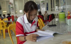 Bạn đọc Tuổi Trẻ tặng học phí học kỳ 2 cho Thủy Tiên: 'Tôi đã thấy ánh sáng cuối đường hầm'