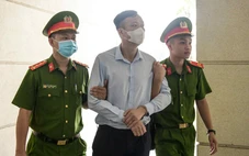 Vụ Thuận An: Bị cáo khai cho đồng nghiệp tiền chữa ung thư, làm từ thiện, chủ tọa bảo 'đừng kể nữa'