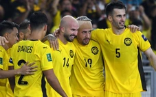 Ảnh tuyển Malaysia ăn mừng khi thắng Việt Nam 4-0 được trao giải 'Khoảnh khắc tuyệt vời nhất năm'