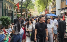 Tết dương lịch: Khách vui chơi, mua sắm tưng bừng, đơn vị bán lẻ tung ưu đãi lớn