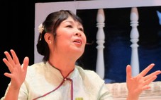 Nghệ sĩ Hồng Vân hóa cô đào cải lương trong vở kịch Tết