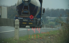 CSGT xử lý xe bồn, container... chạy 'rùa bò' trên cao tốc Phan Thiết - Dầu Giây