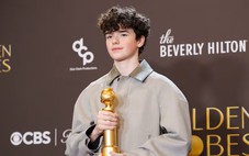 Cậu bé làm nên lịch sử khi nhận giải Quả cầu vàng ở tuổi 16