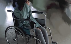 Sử dụng 'bóng cười' từ khi học cấp 2, nữ sinh đến viện vẫn mang theo ‘bình khí cười'