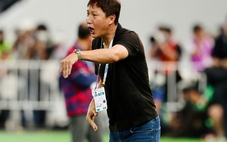 Báo Hàn Quốc thán phục tài thao lược của HLV Kim Sang Sik