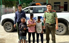 3 thiếu niên đùa nghịch giữa làn xe chạy trên cao tốc Cam Lâm - Vĩnh Hảo