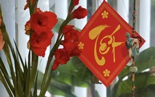 Mệt mỏi khi năm nào vợ cũng 'mặt nặng mày nhẹ' chuyện ăn Tết ở đâu