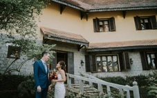 Tiệc cưới trong sân vườn biệt thự Pháp cổ