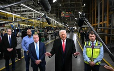 Nhân viên chế giễu ông Trump được quyên góp 335.000 USD sau khi bị Ford đình chỉ công tác