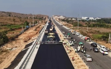 Đường cao tốc dài gần 30km chỉ mất 24 giờ trải nhựa xong, lập kỷ lục Guinness thế giới