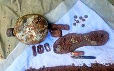 Phát hiện 4 hài cốt liệt sĩ trong rừng tràm, có một di vật khắc tên Vương Chí Cao