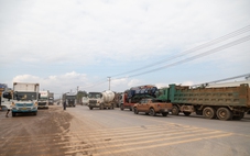 Cảnh sát giao thông tăng xử lý vi phạm tại trạm dừng 'dã chiến' ở nút giao quốc lộ 9