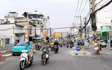 Đường Chu Văn An qua mốc thông xe nhưng chưa dời cột điện, chủ đầu tư tiếp tục chờ hướng dẫn