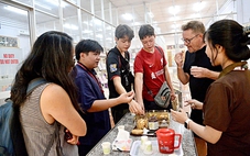 Trở về cùng dựng xây quê hương - Kỳ 1: Viên kẹo ngọt thơm trả ơn đất mẹ