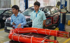 Thầy trò làm phao cứu sinh thông minh cứu người ở vùng sông nước, mưa lũ