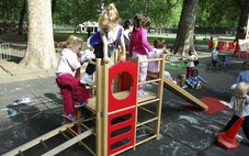 Phát hiện chất gây ung thư tại sân chơi trẻ em ở Anh