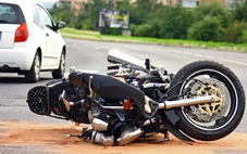 Bị phạt cả trăm tỉ chỉ vì va chạm xe máy ở 'tốc độ đi bộ', bất ngờ lật kèo ở 'phút 89'