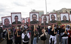 Chủ tịch Cuba xuống đường cùng tuần hành tưởng niệm 32 chiến sĩ hy sinh khi Mỹ tập kích Venezuela