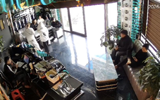 Bắt nhóm người bán hai thiếu nữ vào quán karaoke giá 14 triệu đồng