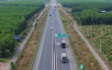 Đi lại mùa xuân trên cao tốc Bắc - Nam phía đông qua Nam Trung Bộ: Đường về nhà nhẹ nhõm hơn