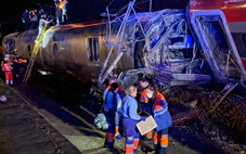 Tây Ban Nha: Hai tàu cao tốc chở 400 khách đâm nhau, ít nhất 21 người chết