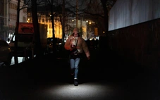 Sống trong bóng tối: 'Bình thường mới' của người dân Ukraine