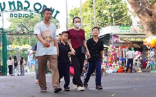 TP.HCM mát mẻ như Đà Lạt, người dân rủ nhau dạo phố, cà phê bệt