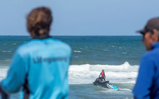 Vì sao cá mập liên tiếp tấn công người gần bờ ở Úc?