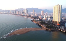 Thú vị hình ảnh cồn cát giống cá heo trên bờ biển Nha Trang