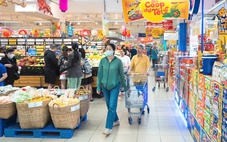 Hàng đặc sản Tết 'tăng ca' để đủ đơn hàng