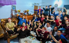 Gia đình Xuân Bắc, Hiểu Minh, Đình Bắc cuồng nhiệt cổ vũ U23 Việt Nam