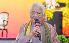 Đạo diễn Xuân Phượng và kỷ niệm khó quên về áo dài trên đất Mỹ