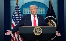 Ông Trump 'dông dài' 2 tiếng, kể thành tích năm đầu cầm quyền