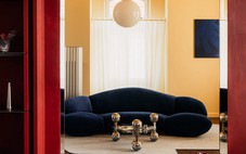 Đỏ ấn tượng trong căn hộ ngập tràn sắc màu ở Poznań, Ba Lan