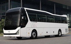 Hyundai ra mắt xe khách mới cho người Việt: Công suất 440 mã lực, 47 chỗ giá từ 4,5 tỉ