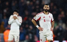 HLV Arne Slot thừa nhận Liverpool 'cạn kiệt' sau thất bại thứ 7