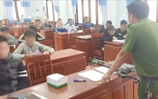 Bạn đọc ủng hộ công an giáo dục thanh thiếu niên 'hư' bằng cách chăm sóc nghĩa trang liệt sĩ