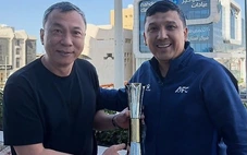 Chủ tịch VFF mang cúp Vua phá lưới về cho Đình Bắc