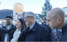 Làm rõ thông tin đám đông hô vang 'kẻ giết người hàng loạt' nhắm vào tỉ phú Bill Gates