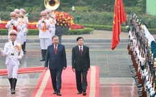 21 loạt đại bác chào mừng Tổng Bí thư, Chủ tịch nước Lào thăm cấp Nhà nước Việt Nam