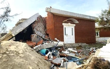 Nguyên nhân loạt biệt thự ven biển bị đổ sập, hư hỏng trong bão Bualoi